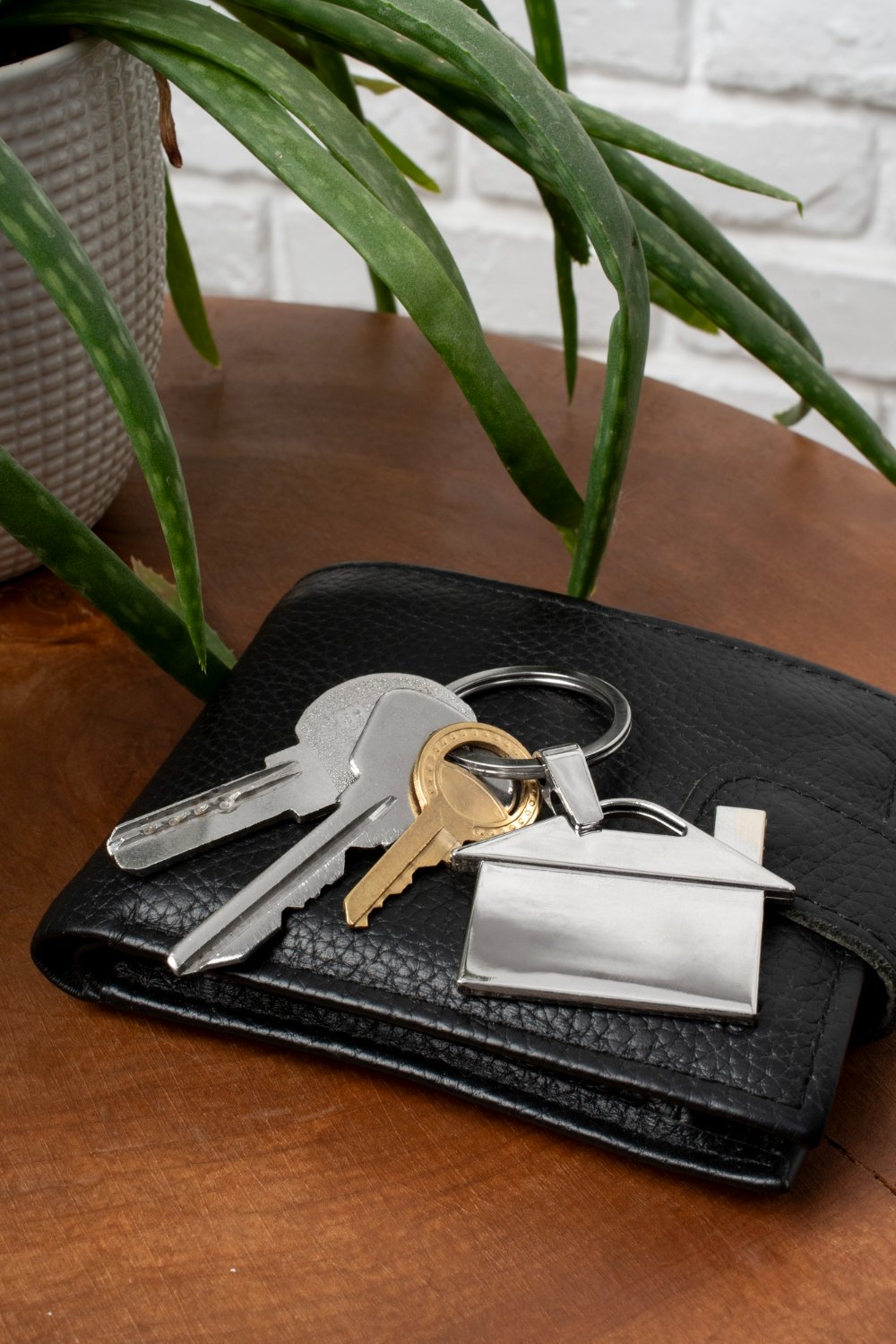 billetera y llave Iglesias Cerrajeros - Cerrajero en Donostia San Sebastian precio por emergencia